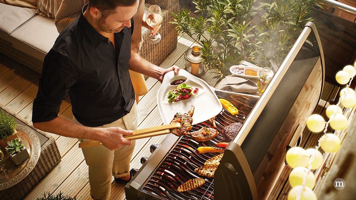 Die Grillstation auf dem Balkon