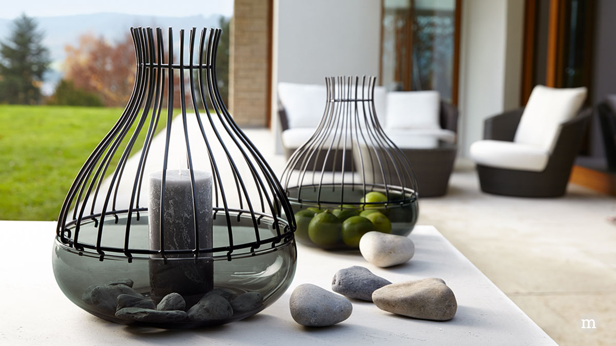 Bowle-Set mit rotem Getränk und Früchten